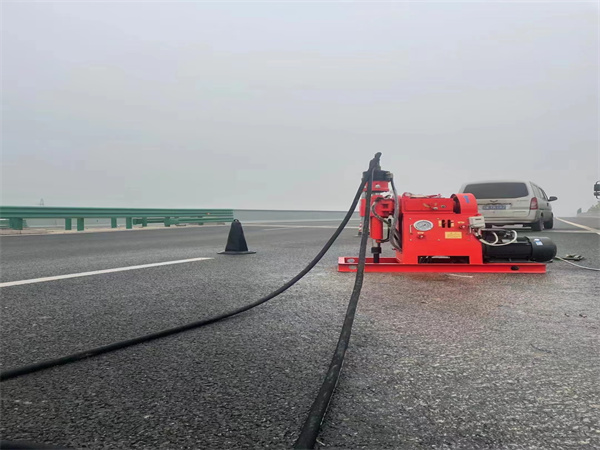 越秀马路路基路面开裂下沉注浆加固灌浆