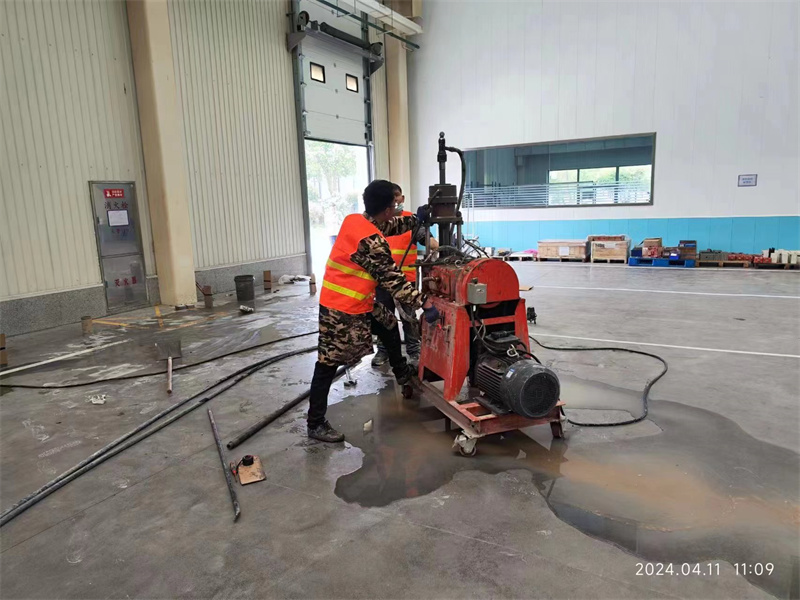 越秀厂房地面下沉塌陷注浆加固施工